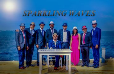 Sparkling-Waves